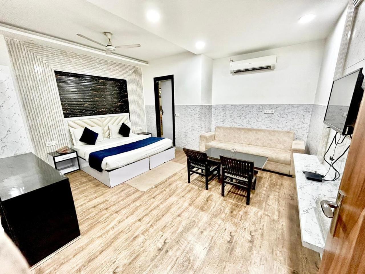 The Tomar Hospitality 호텔 뉴델리 외부 사진